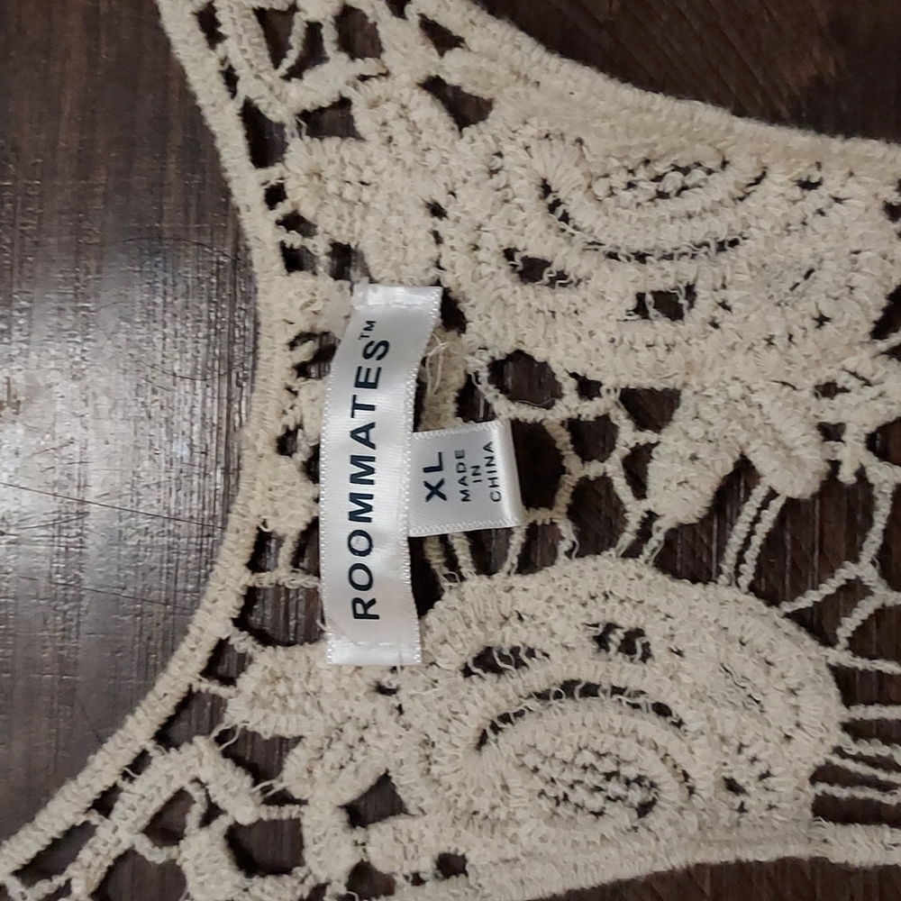 Roommates XL crochet tank top - Picture 2 of 4